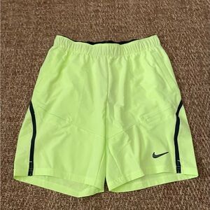 Nike Dri-FIT 9" Tennis Shorts Lemon Twist Pickleball Men's Size Large FD5325-010